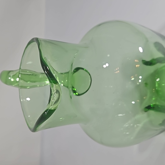 Vintage Green Glass Crimped Bottom Applied Handle Pitcher - Picture 4 of 9